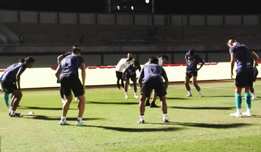 Sesi Latihan Pemain Persita Tangerang Pesan Divaldo Alves ke Pemain Persita Tangerang Jelang Hadapi Persib Bandung