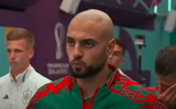Sofyan Amrabat saat akan masuk lapangan di laga Maroko vs Spanyol