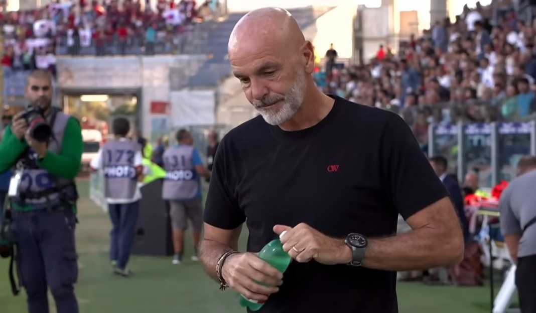 Stefano Pioli saat mendamping skuad AC Milan AC Milan Sudah Menang di Enam Dalam Tujuh Laga Kandang Melawan Tim Biru Ibukota