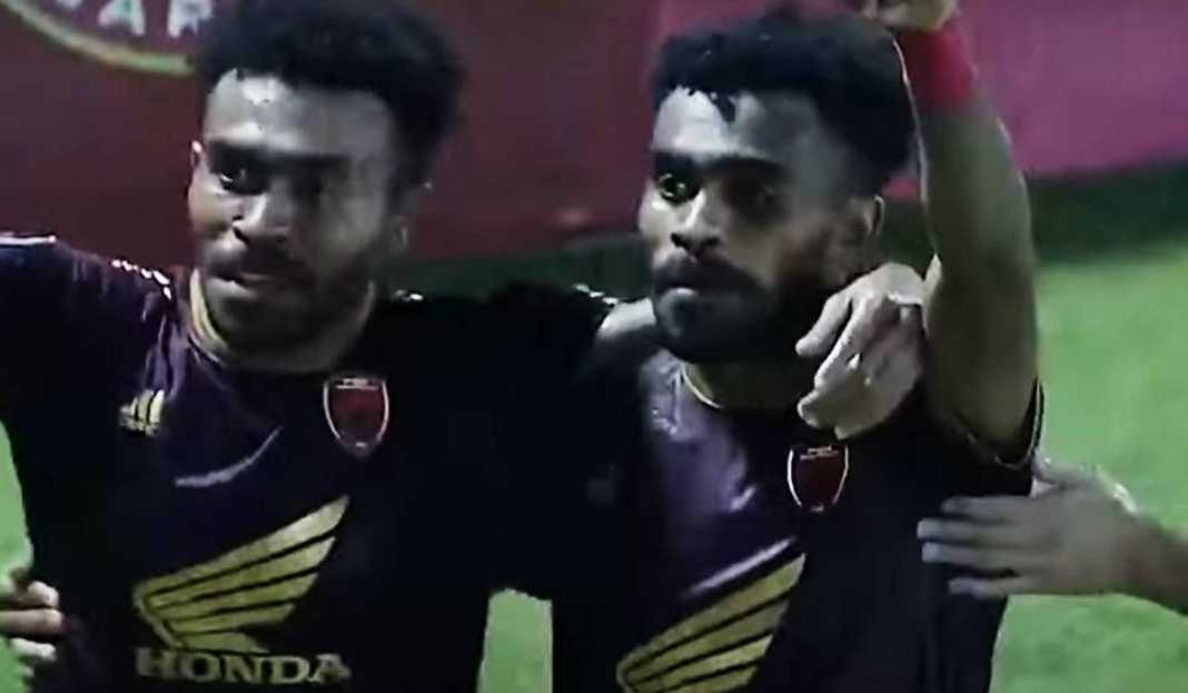 Yakob Sayuri Bersama Saudara Kembarnya Wanti-wanti Yakob Sayuri Jelang PSM Makassar Hadapi Barito Putera
