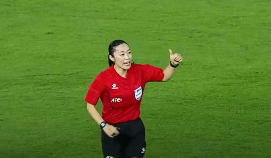 Yoshimi Yamashita Wasit Wanita Asal Jepang Wasit Wanita Warnai Piala Asia 2023 dan Gunakan VAR, Hati-hati Timnas Indonesia