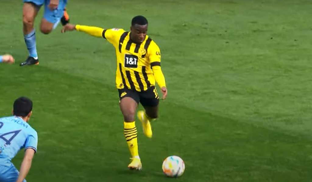 Borussia Dortmund Mulai Pertimbangkan Lepas Youssoufa Moukoko