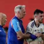 Andrew Robertson saat keluar dari laga Skotlandia vs Spanyol