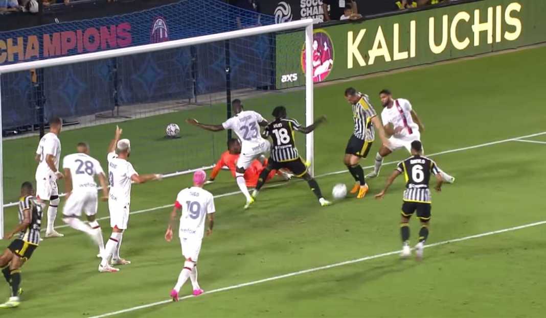 Duel AC Milan vs Juventus di IIC pramusim Prediksi AC Milan vs Juventus, Absennya Maignan dan Theo Bisa Repotkan Rossoneri