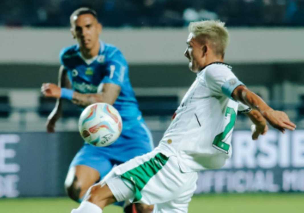 Duel Persib vs PSS Sleman Duel Persib vs PSS Sleman