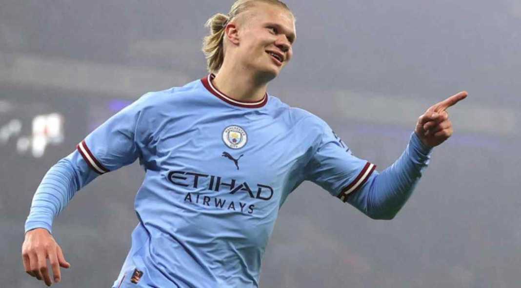 Erling Haaland merayakan golnya Haaland Dapat Bonus Jika Menang Ballon d'Or Nanti Malam, Segini Jumlahnya