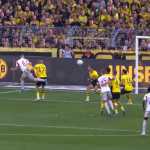 Gol Robin Gosens di laga antara Borussia Dortmund vs Union Berlin