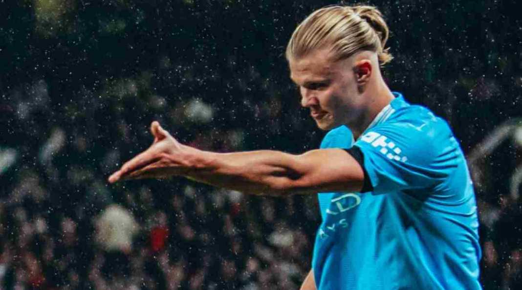 Haaland persilakan Foden merayakan golnya Erling Haaland Seorang Pemain Tim, Bukan Penyerang Egoistik, Lihat Fotonya