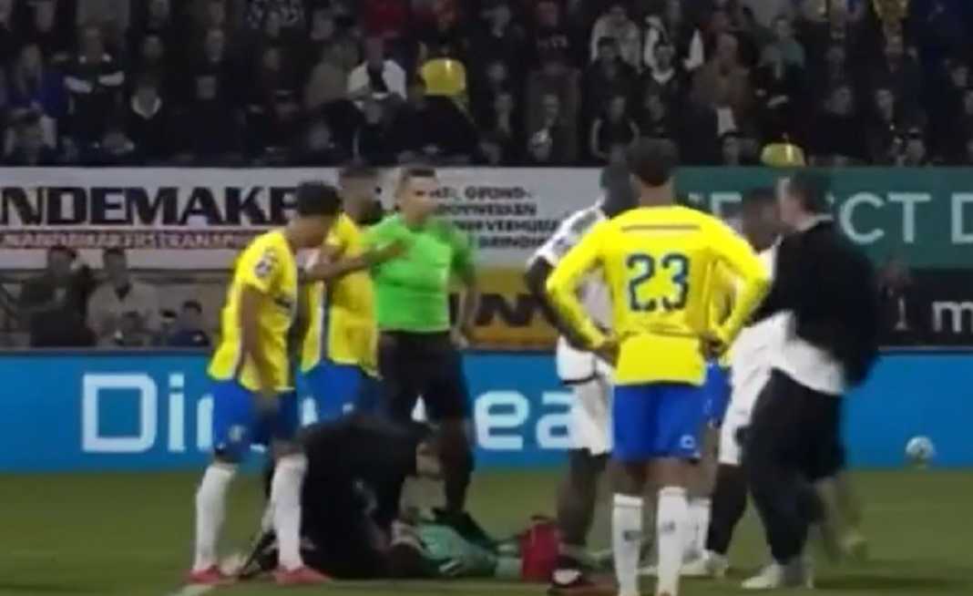 Insiden Kiper Waalwijk vs Ajax Insiden Kiper Waalwijk vs Ajax