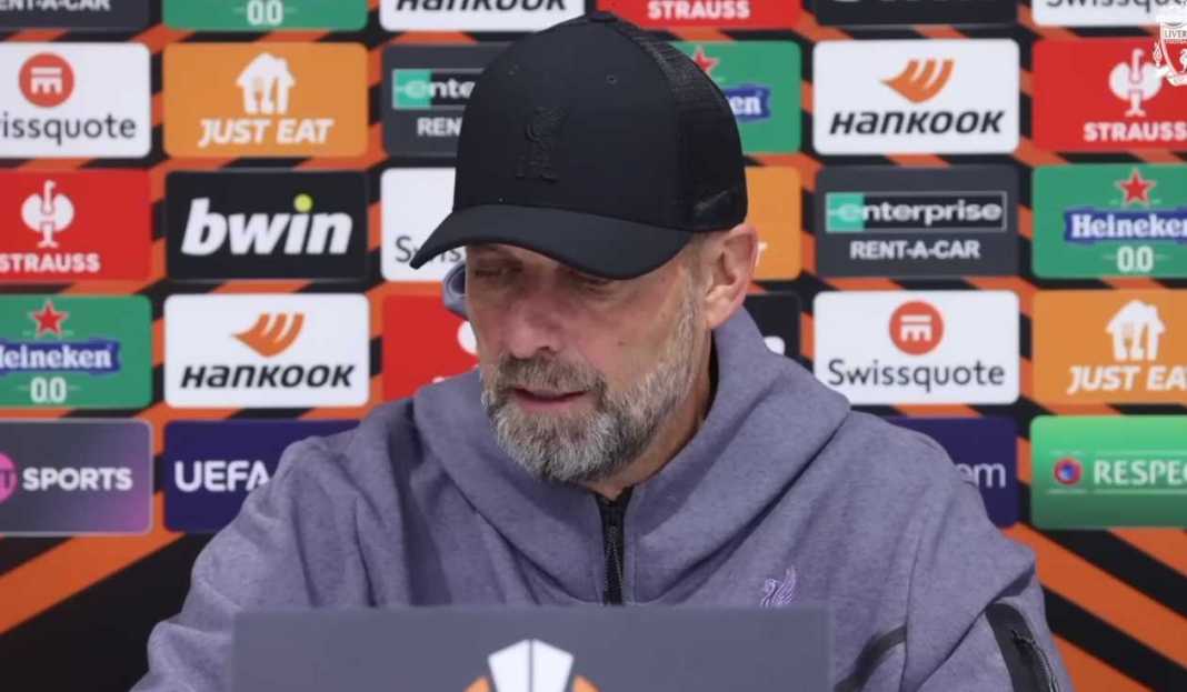 Jurgen Klopp dalam konferensi pers Liverpool Jurgen Klopp Nggak Punya Keluhan Usai Liverpool Menang, Senang Beri Kesempatan Pemain Muda