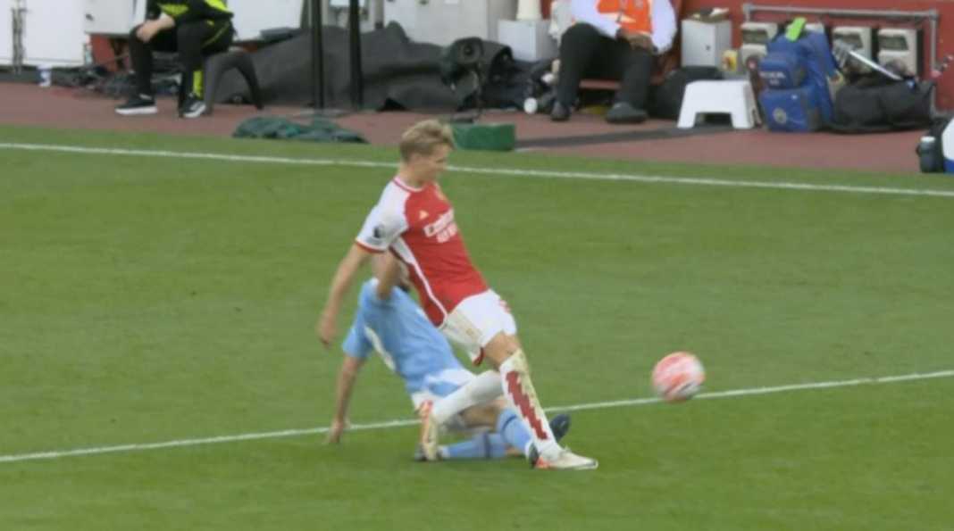 Manchester City Seharusnya Sudah Kena Kartu Merah Kontra The Gunners