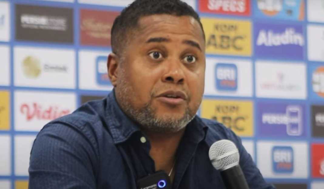 Konferensi Pers Divaldo Alves Tanggapan Divaldo Alves Usai Persita Tangerang Dibantai Persib