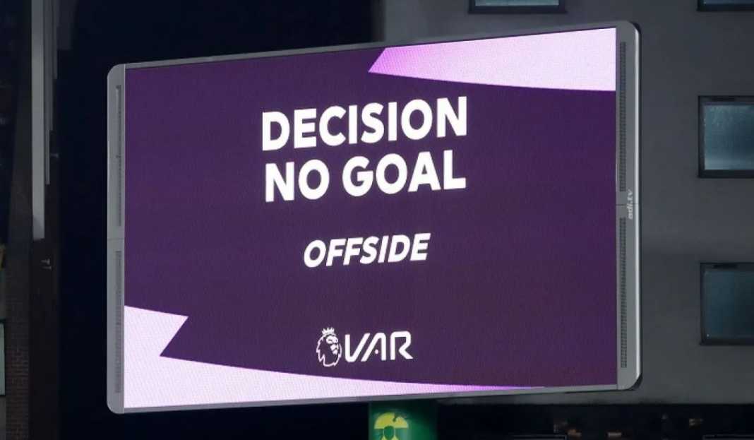 Kontroversi VAR kembali jadi perdebatan di Liga Inggris Dua Perubahan yang Diinginkan Rio Ferdinand untuk Penerapan VAR di Premier League