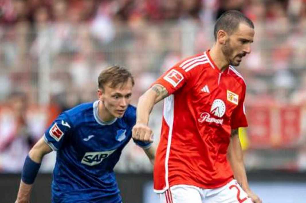 Leonardo Bonucci dalam sebuah laga di Union Berlin Leonardo Bonucci dalam sebuah laga di Union Berlin