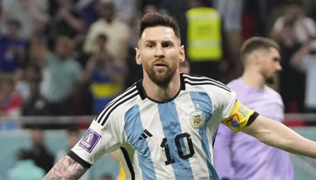 Lionel Messi akan absen membela Timnas Argentina saat menghadapi Paraguay Lionel Messi akan absen membela Timnas Argentina saat menghadapi Paraguay
