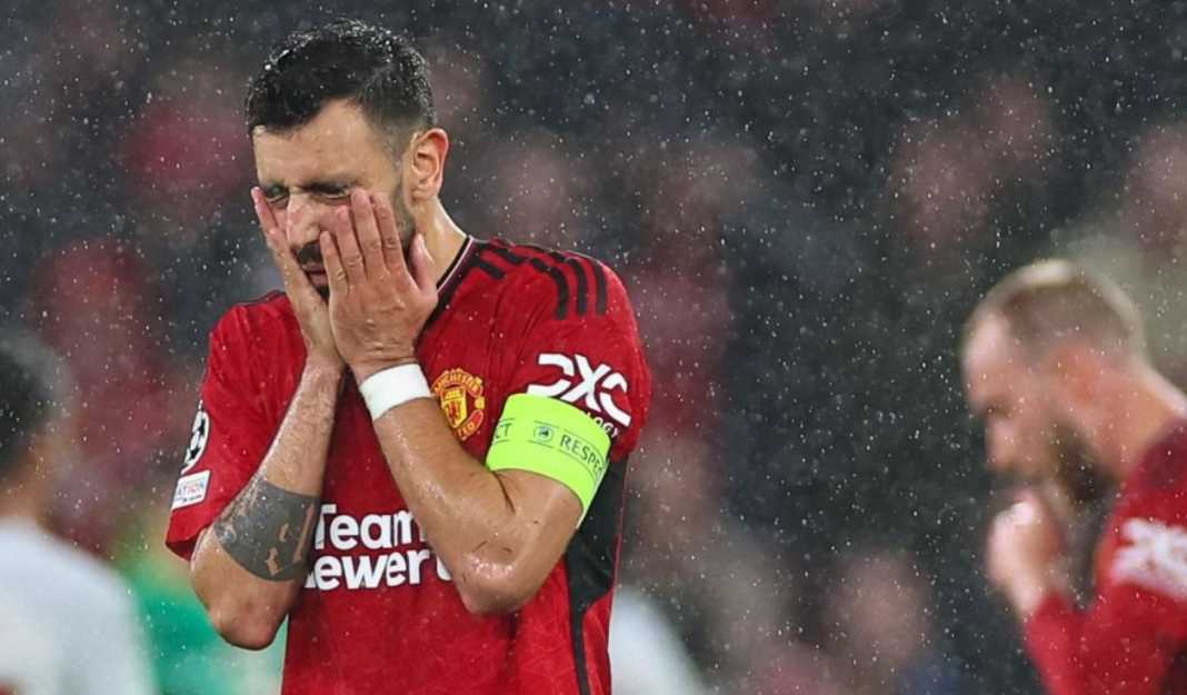 Manchester United masih punya peluang lolos dari fase grup Liga Champions Manchester United masih punya peluang lolos dari fase grup Liga Champions