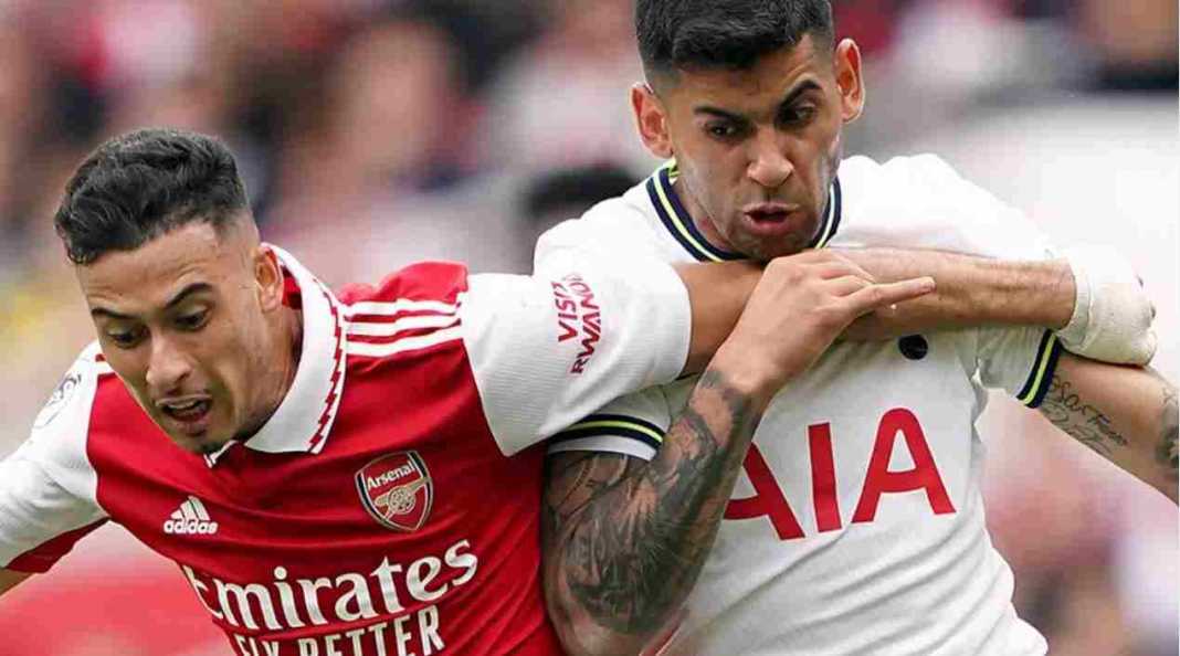 Martinelli dan Romero berebut bola Jika Konsisten Seperti 8 Pekan Pertama, Inilah Urutan 20 Tim Liga Inggris Akhir Musim