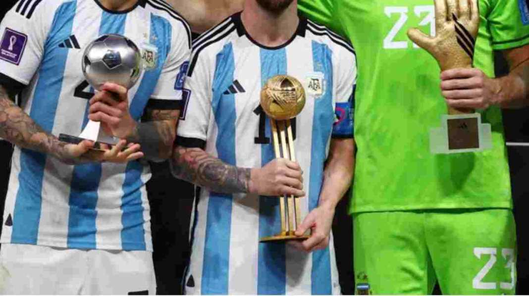 Messi, Golden Ball award Piala Kecil Messi di Tengah Itu Jadi Penentu Kemenangan Ballon d'Or
