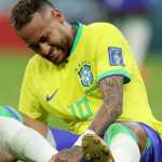 Neymar saat cedera di laga Uruguay vs Brasil