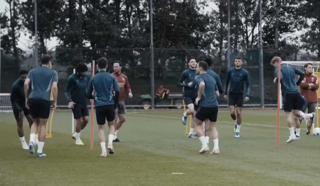 Para pemain Arsenal sedang berlatih Arsenal Terancam Kehilangan Lima Pemain Ini Secara Bebas Transfer di Akhir Musim
