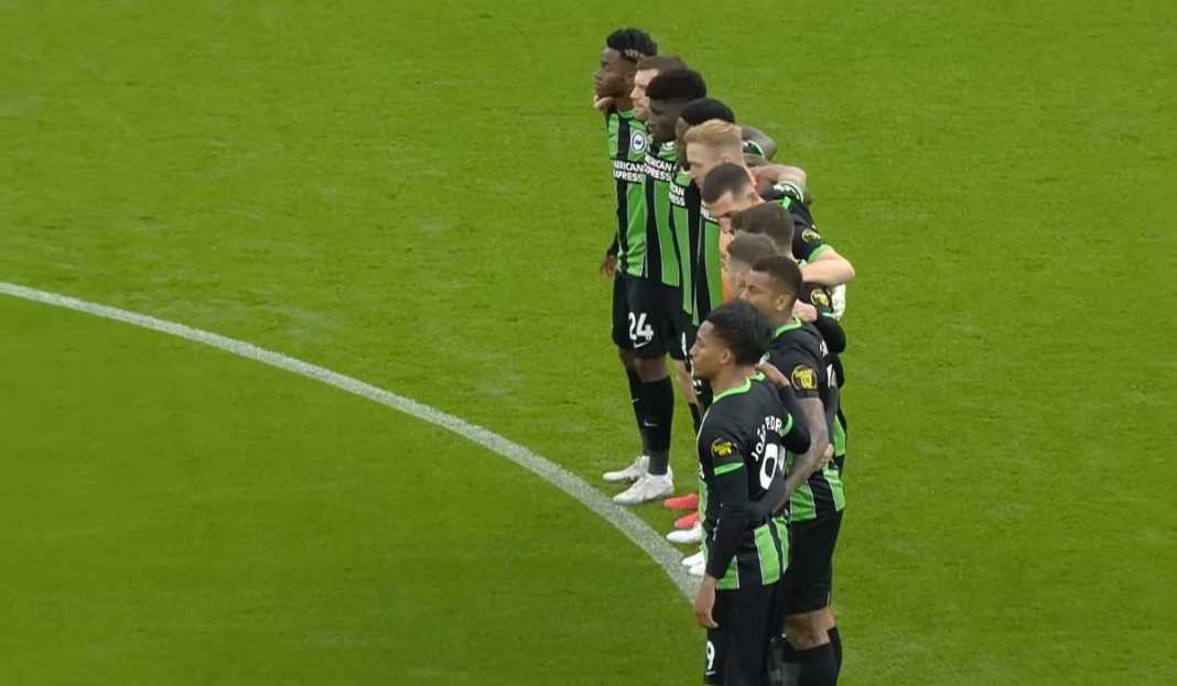 Para pemain Brighton berpose sebelum pertandingan Brighton Sudah Tujuh Laga Tak Pernah Kalahkan The Cottagers, Saatnya Akhiri Rekor Buruk!