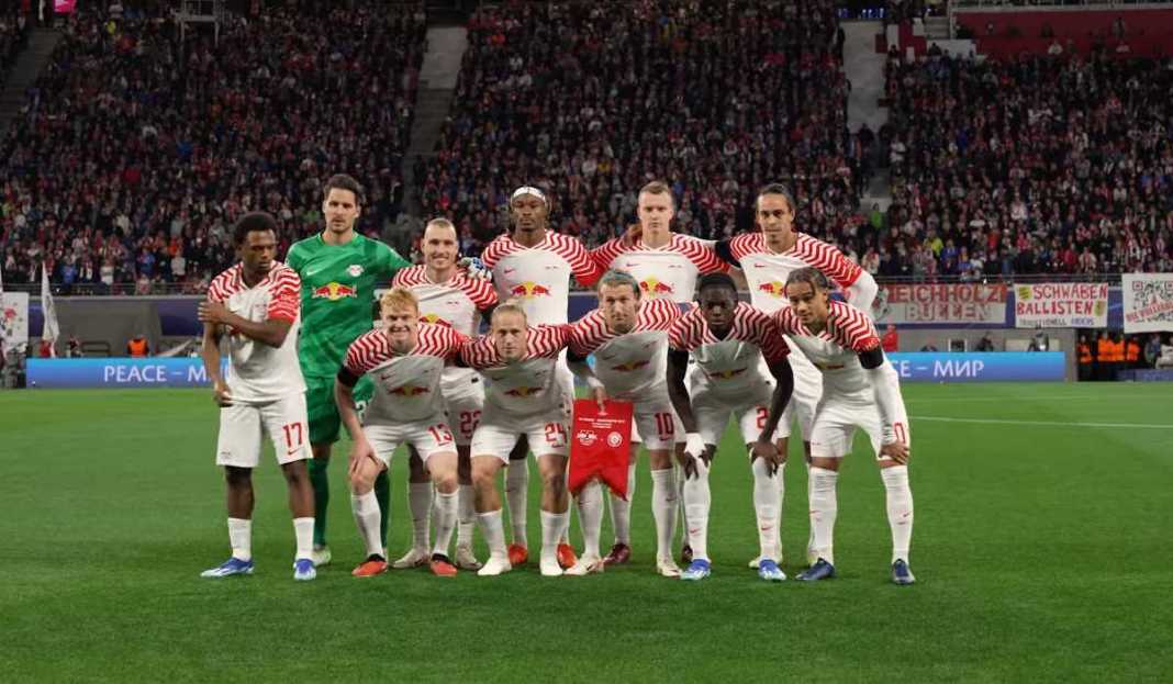 Para pemain Leipzig berpose sebelum melawan Manchester City Prediksi RB Leipzig vs Red Star Belgrade, 11 Laga Kandang, Die Bullen Menang Delapan Kali