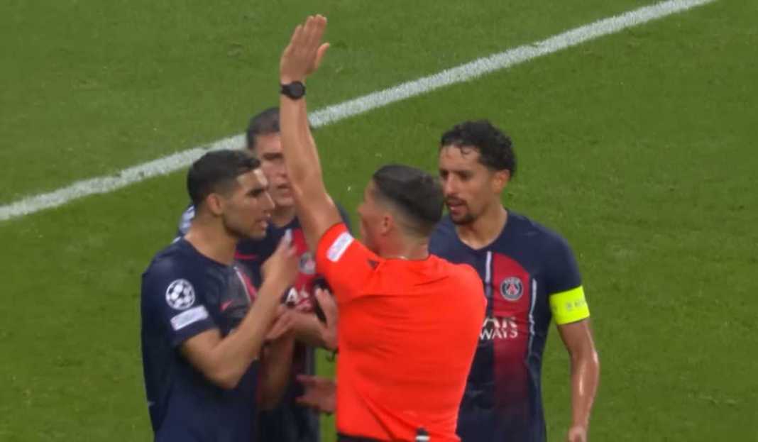Para pemain PSG protes kepada wasit di laga kontra Newcastle Prediksi Paris Saint-Germain vs AC Milan, Gol dan Kebobolan Pertama Rossoneri di Liga Champions?