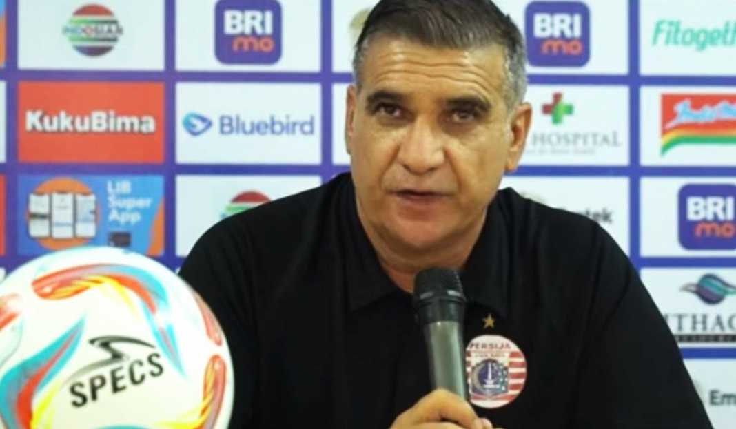 Pasquale Rocco Sedang Konferensi Pers Jelang Persija vs Barito Putera Persija Jakarta Siap Ladeni Barito Putera dan Menangkan Laga!
