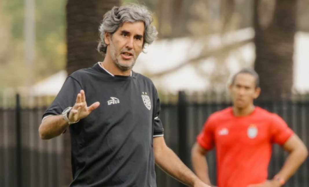 Pelatih Bali United Stefano Cugurra Teco dalam sebuah sesi latihan Pelatih Bali United Stefano Cugurra Teco dalam sebuah sesi latihan