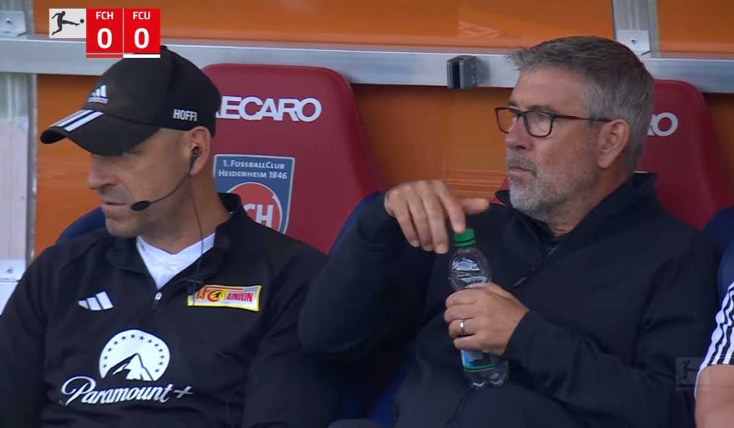 Pelatih Union Berlin duduk di bangku cadangan Prediksi Union Berlin vs Braga : Wakil Jerman Bawa Modal Lima Kekalahan Beruntun
