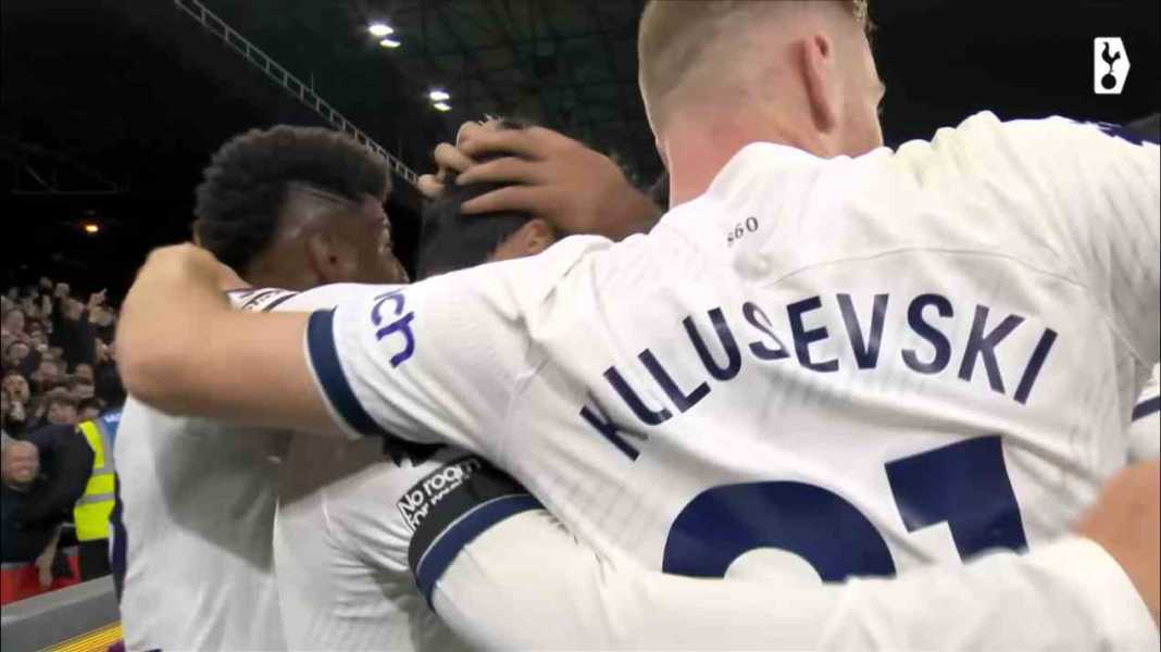 Pemain Spurs merayakan gol kontra Palace Tottenham Hotspur Musim Lalu Juga Sebaik Ini di Awal, Lalu Ambruk di Akhir