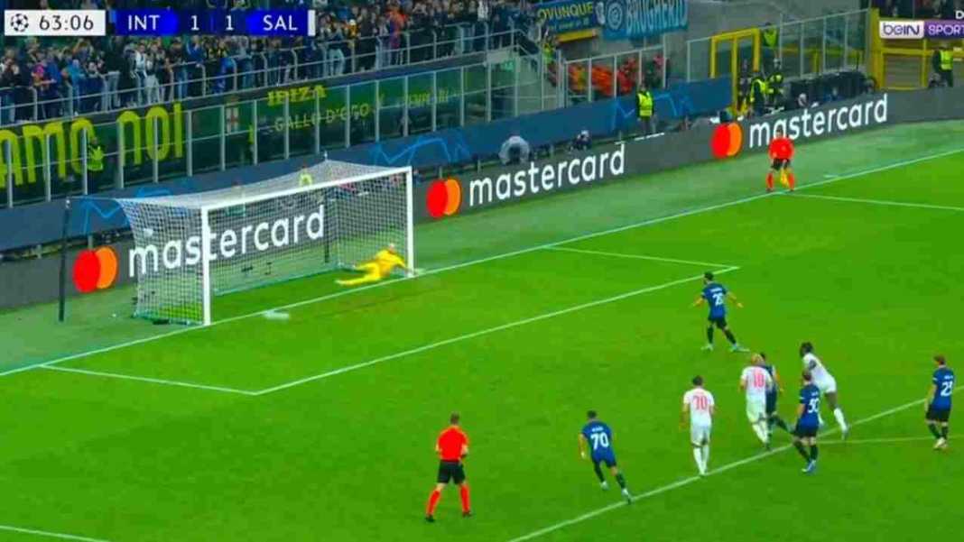 Penalti Calhanoglu ke gawang Salzburg Inter Kalahkan Salzburg di Liga Champions Berkat Penalti Hakan Calhanoglu