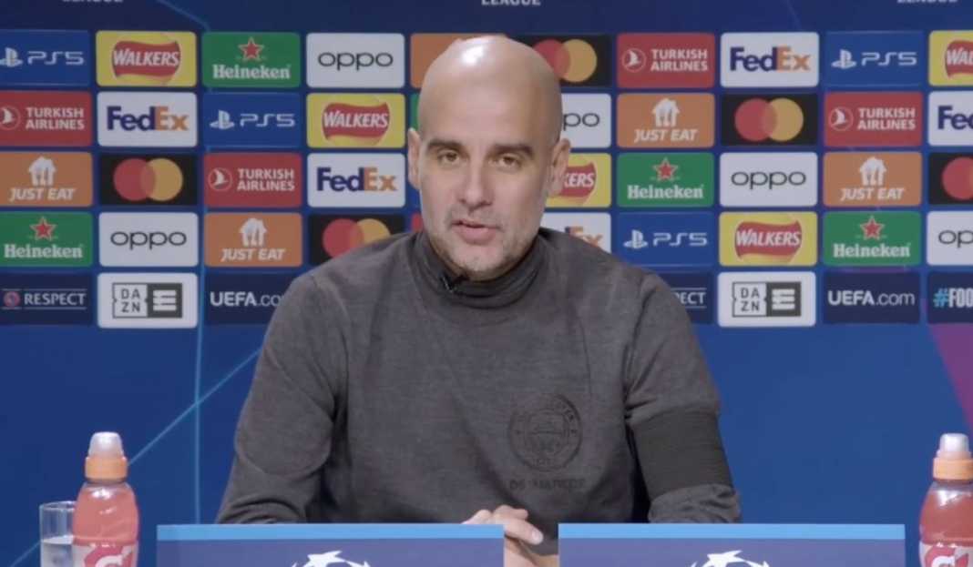 Pep Guardiola dalam konferensi pers Manchester City Pep Guardiola Puas dengan Perkembangan Manchester City Jelang Laga Kontra RB Leipzig