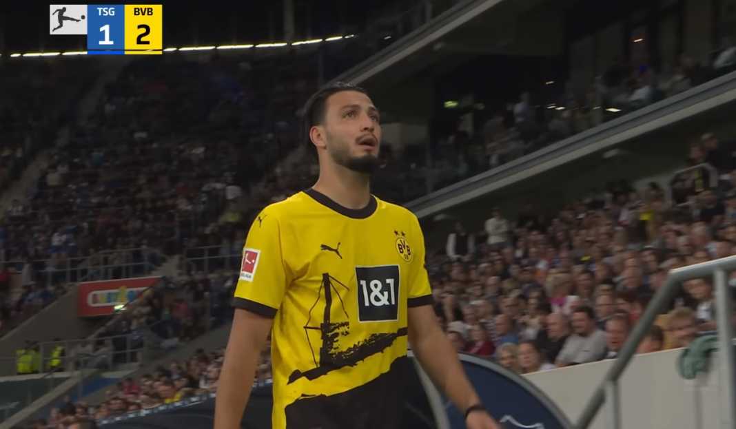 Ramy Bensebaini saat dikeluarkan di laga kontra Hoffenheim Dortmund Ingin Lanjutkan Hattrick Menang, Union Berlin Malah Kalah di Enam Laga Beruntun
