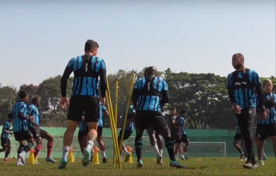 Sesi Latihan Arema FC Sesi Latihan Arema FC