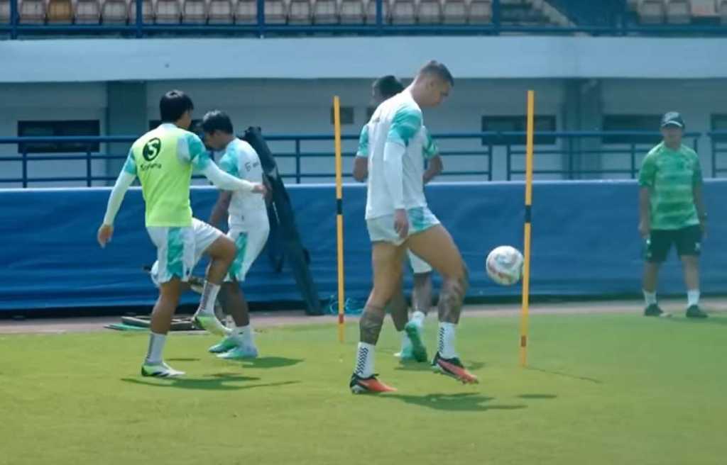 Sesi latihan Persib Bandung jelang bertemu Borneo FC