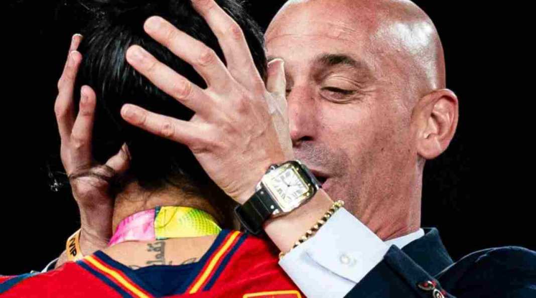 Skandal ciuman Luis Rubiales Ketua PSSI Spanyol Kena Skorsing 3 Tahun Gara-gara Sembarang Cium Sana-Sini