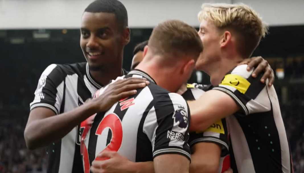 Skuad Newcastle United usai mencetak gol di laga Liga Premier Skuad Newcastle United usai mencetak gol di laga Liga Premier