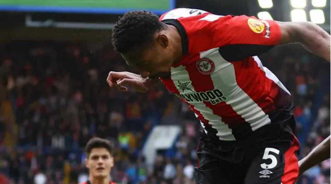Sundulan maut Pinnock ke gawang Chelsea Tubuh Singa Chelsea Bengkak Disengat si Lebah, Telan Kekalahan Keempat