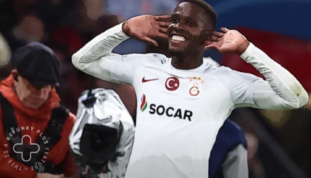 Zaha usai mencetak gol ke gawang Manchester United Zaha usai mencetak gol ke gawang Manchester United