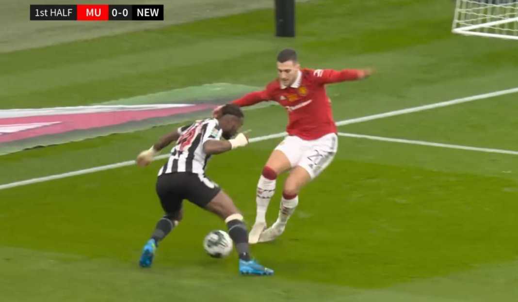 duel Manchester united vs Newcastle United di final Piala Liga Hidup Lagi Capek-Capeknya, Eh Manchester United Malah Harus Ulang Final Musim Lalu