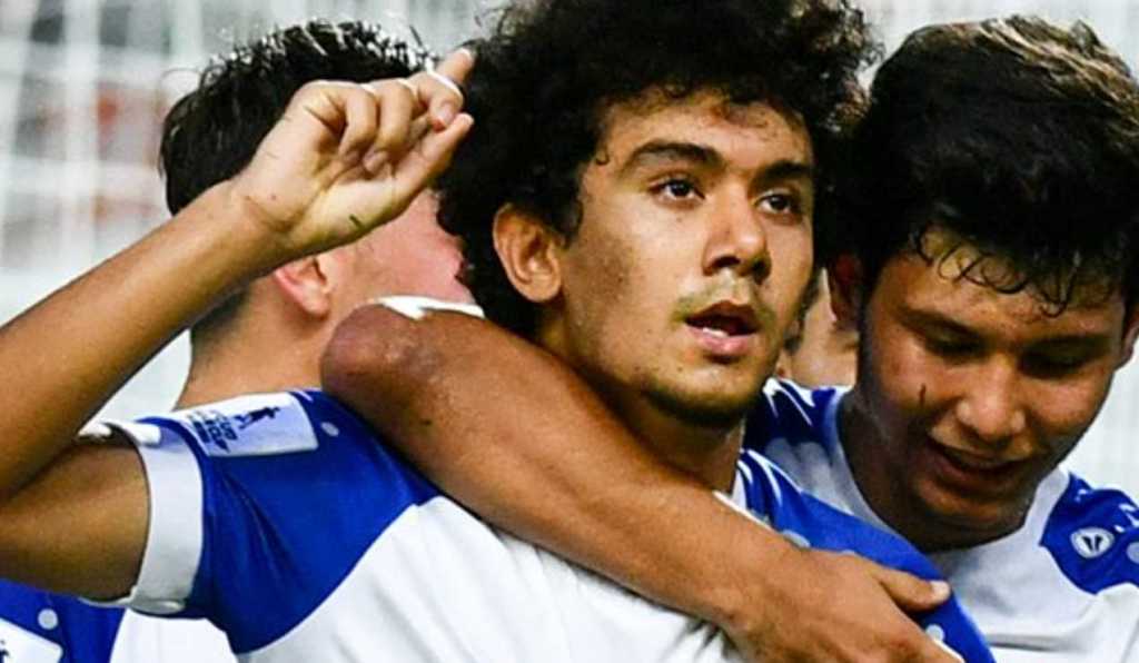 Bintang muda Uzbekistan Amirbek Saidov cetak gol kemenangan melawan Kanada di Piala Dunia U17