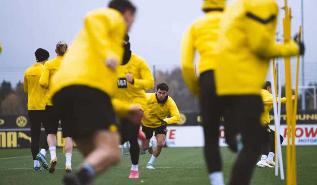 Borussia Dortmund hindari hattrick kalah