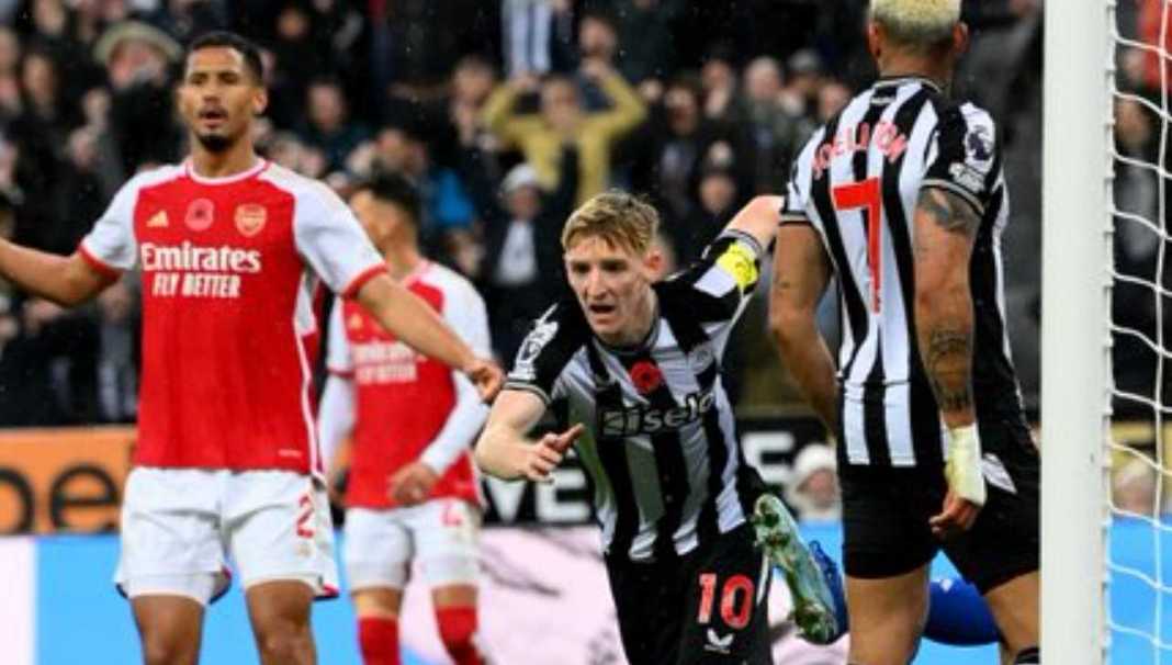 Anthony Gordon pemain Newcastle saat menjebol gawang Arsenal Anthony Gordon pemain Newcastle saat menjebol gawang Arsenal