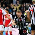 Anthony Gordon pemain Newcastle saat menjebol gawang Arsenal