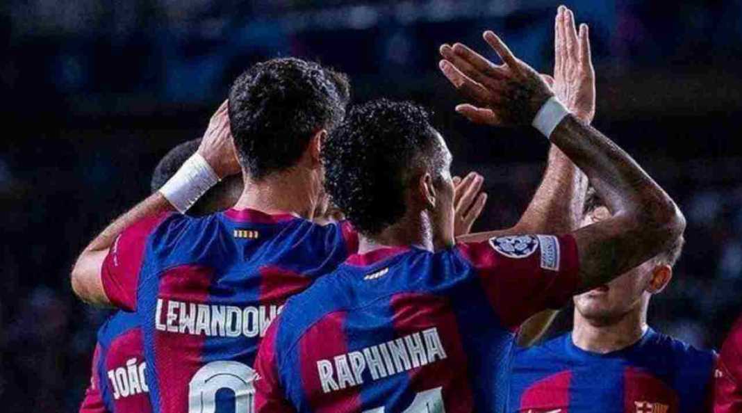 Barca merayakan gol di Liga Champions Barcelona Cuma Butuh Satu Poin Nanti Malam, Pastikan Kelolosan Liga Champions