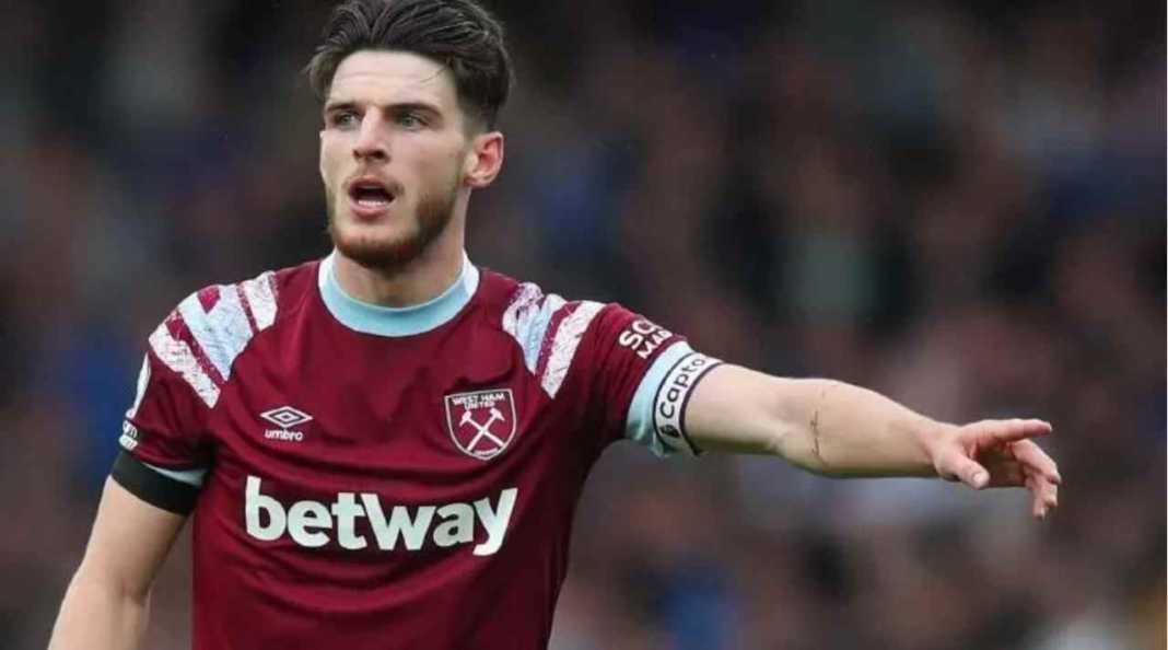 Declan Rice saat masih jadi kapten West Ham Declan Rice Kembali ke West Ham, Apakah Ia Akan Dirujak Seperti Frank Lampard?
