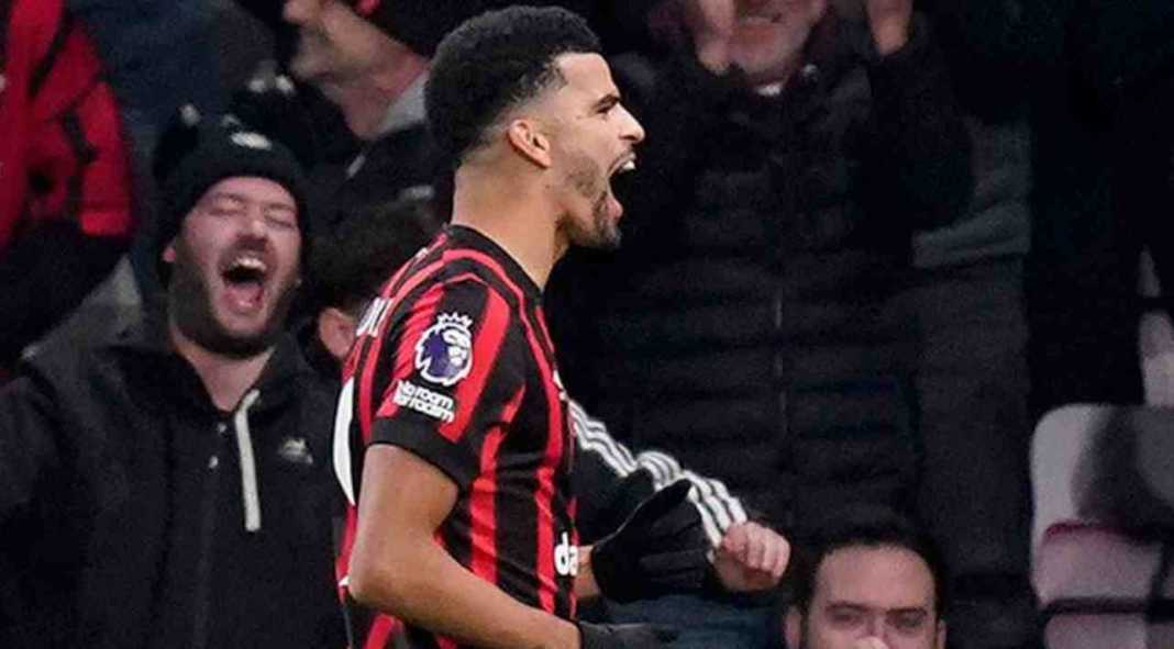 Dominic Solanke merayakan gol ke gawang Newcastle Bournemouth Kemenangan Kedua di Liga Inggris Berkat Dua Gol Solanke