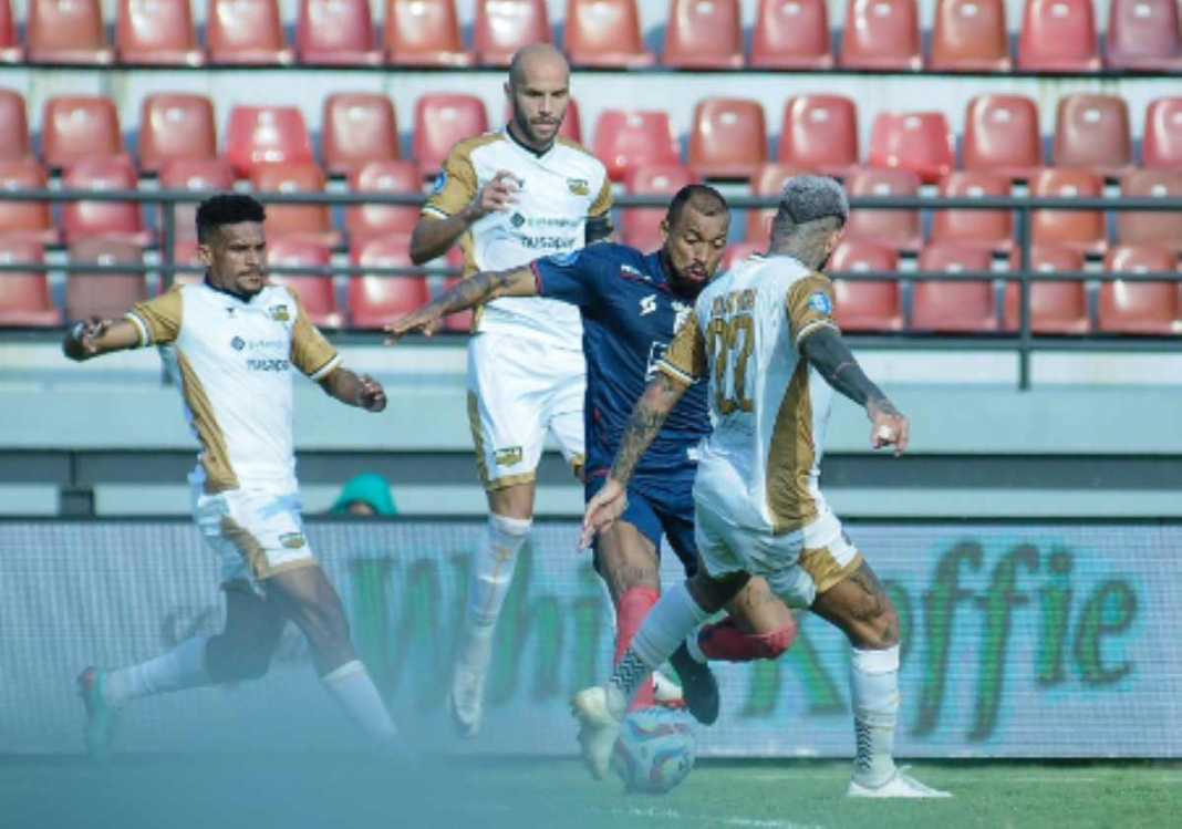 Duel Arema Fc vs Dewa United