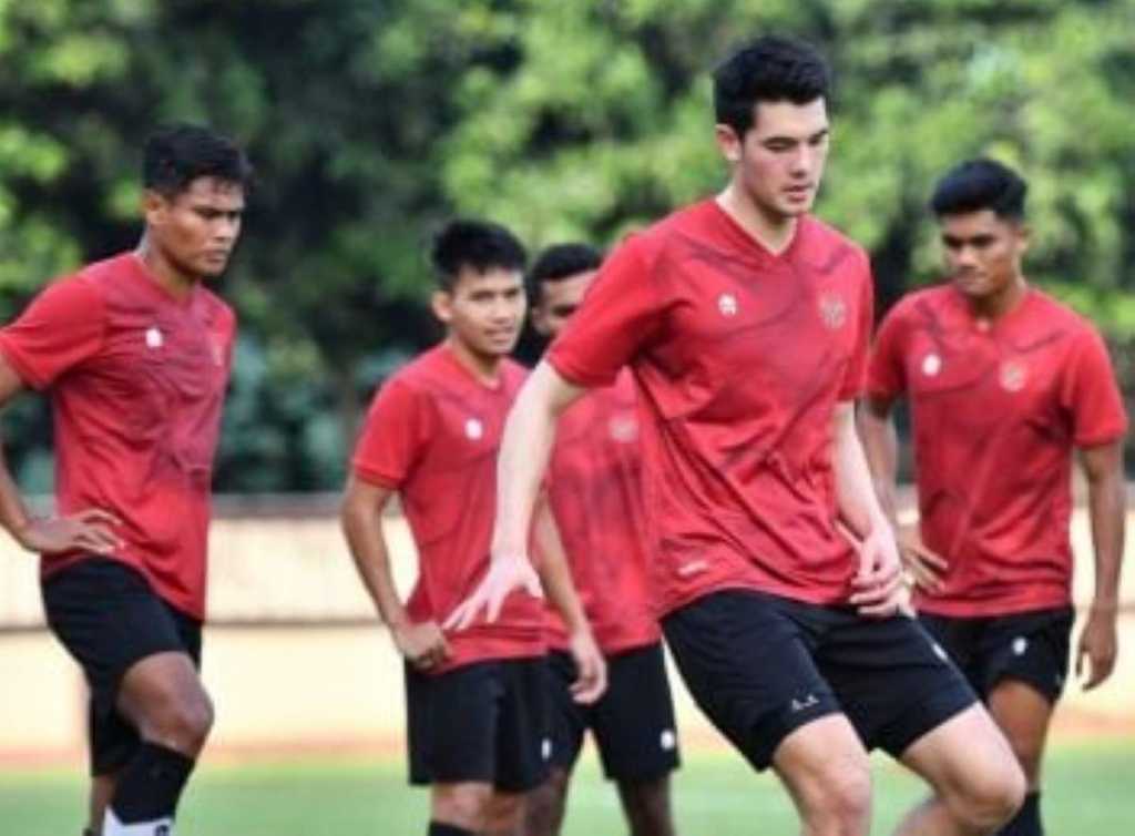 Elkan Baggott dalam latihan di Timnas Indonesia